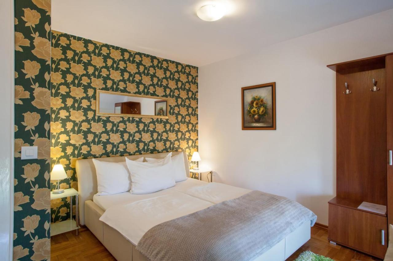 Vila Rosa Vukovar Bed and Breakfast Eksteriør billede