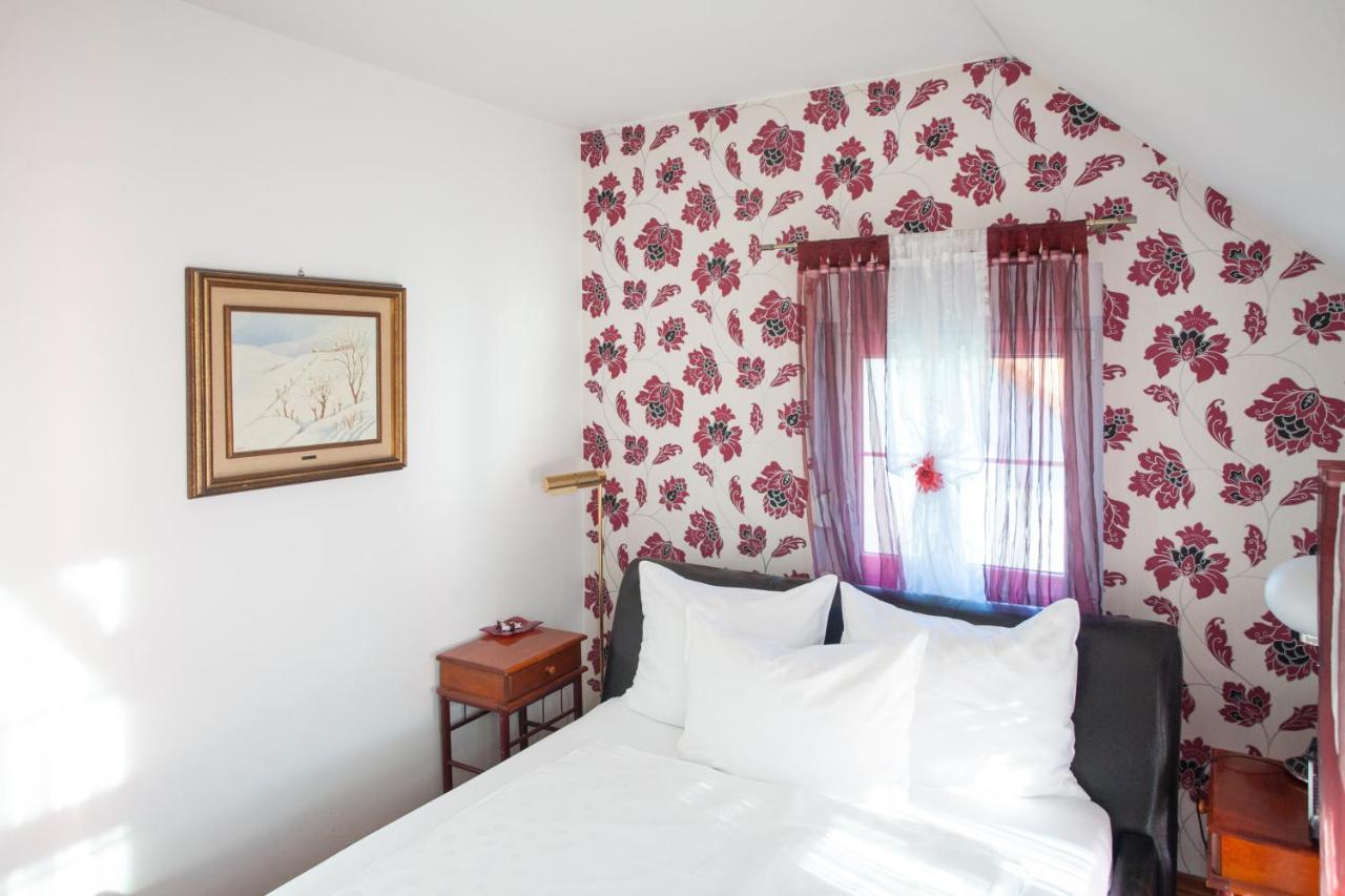 Vila Rosa Vukovar Bed and Breakfast Eksteriør billede